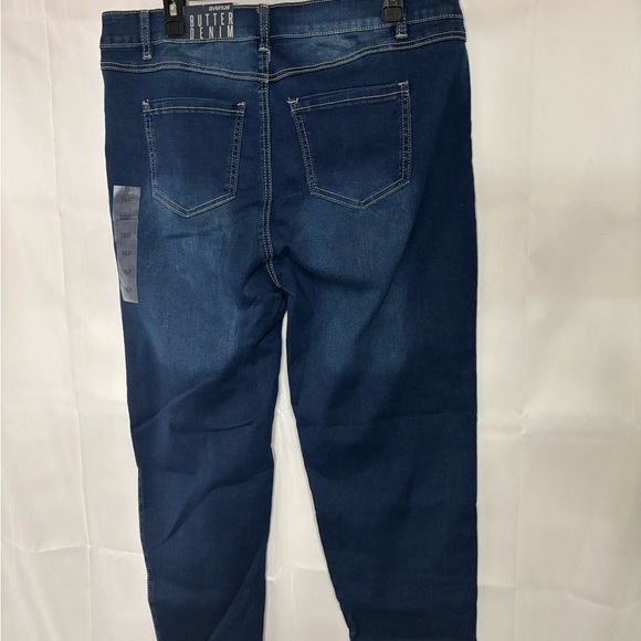 New with tags, womens size 16P avenue skinny jeans, #A1009 - Picture 2 of 8